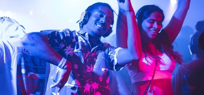 19 cosas románticas que puedes hacer para tu novia. - baila con ella