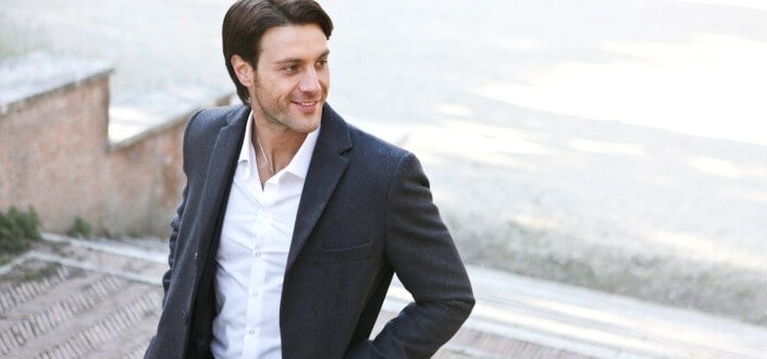 19 cosas románticas que puedes hacer para tu novia. - businessman-coat-daylight-832998