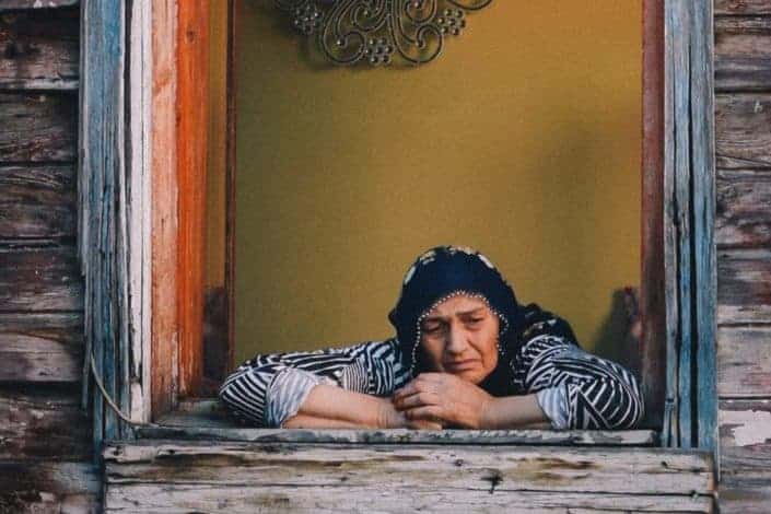 Si pudieras deshacer algo del pasado, ¿qué sería? ¿Es ella del tipo que vive con arrepentimientos?.jpg